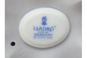 スペイン　リヤドロ　LLADRO　リトルバレリーナ　出番前　くつろぎ　しなやかなフォルムで優美な印象のフィギュリン2体(バレエ、陶器人形、置物、オブジェ)(R-069867)