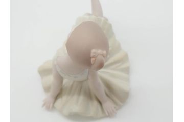 スペイン　リヤドロ　LLADRO　リトルバレリーナ　出番前　くつろぎ　しなやかなフォルムで優美な印象のフィギュリン2体(バレエ、陶器人形、置物、オブジェ)(R-069867)