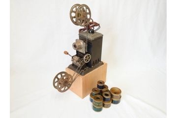 当時物　戦前　ライオン　LION　MADE IN JAPAN　フィルム12本付き　映写機セット(R-069870)