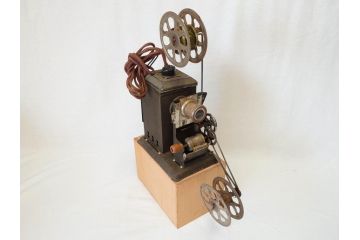 当時物　戦前　ライオン　LION　MADE IN JAPAN　フィルム12本付き　映写機セット(R-069870)