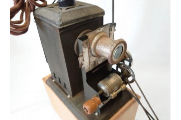 当時物　戦前　ライオン　LION　MADE IN JAPAN　フィルム12本付き　映写機セット(R-069870)