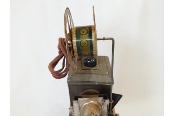当時物　戦前　ライオン　LION　MADE IN JAPAN　フィルム12本付き　映写機セット(R-069870)