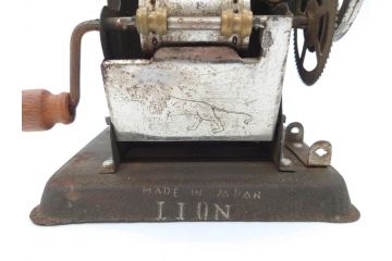 当時物　戦前　ライオン　LION　MADE IN JAPAN　フィルム12本付き　映写機セット(R-069870)