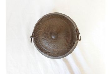 岩手南部　味わい深い雰囲気漂う風炉・乃富・五徳3点セット(茶道具、盛耕堂?、茶器、風炉、釜)(R-069871)