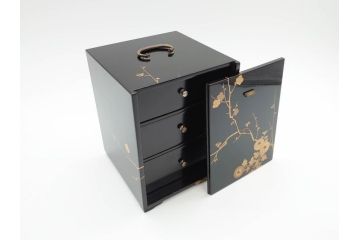 昭和初期　時代物　漆器　木製　梅と菊の蒔絵が目を惹く菓子箪笥(小引き出し、共箱付き)(R-069886)