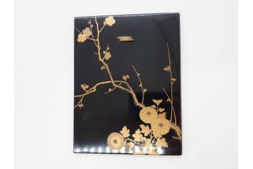 昭和初期　時代物　漆器　木製　梅と菊の蒔絵が目を惹く菓子箪笥(小引き出し、共箱付き)(R-069886)