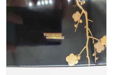昭和初期　時代物　漆器　木製　梅と菊の蒔絵が目を惹く菓子箪笥(小引き出し、共箱付き)(R-069886)
