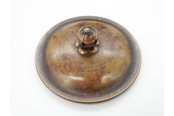 時代物　貫禄ある佇まいが目を惹く茶釜(茶道具、煎茶道具、風呂釜、霰、あられ、共箱付き)(R-069887)