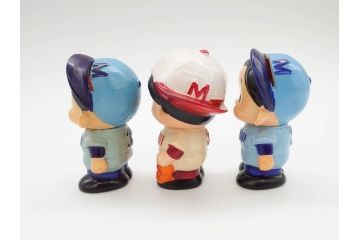 三井　三菱　三和　常陽　協和　東京信用　富士　住友信託　E.S.&A.　野球坊や　シンドバットの冒険　とんでけブッチー　貯金箱18点(銀行フィギュア、人形、ソフビ、ノベルティー、白鳥、犬、ミッキーマウス、デール、置物)(R-069888)