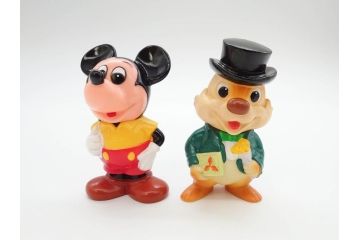 三井　三菱　三和　常陽　協和　東京信用　富士　住友信託　E.S.&A.　野球坊や　シンドバットの冒険　とんでけブッチー　貯金箱18点(銀行フィギュア、人形、ソフビ、ノベルティー、白鳥、犬、ミッキーマウス、デール、置物)(R-069888)