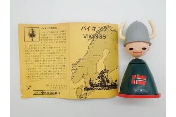 三井　三菱　三和　常陽　協和　東京信用　富士　住友信託　E.S.&A.　野球坊や　シンドバットの冒険　とんでけブッチー　貯金箱18点(銀行フィギュア、人形、ソフビ、ノベルティー、白鳥、犬、ミッキーマウス、デール、置物)(R-069888)