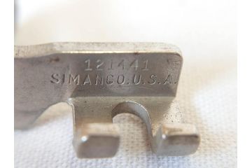ジャンク品　SINGER(シンガー)　USA　221-1　フェザーウェイト　レトロな雰囲気が素敵なミシン(Feather weight、 箱付き、裁縫機械、糸)(R-069889)