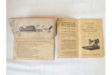ジャンク品　SINGER(シンガー)　USA　221-1　フェザーウェイト　レトロな雰囲気が素敵なミシン(Feather weight、 箱付き、裁縫機械、糸)(R-069889)