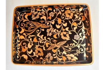輪島塗　路幸作　鳳凰唐草蒔絵　木製　漆器　煌びやかで上品な黒蝋色広蓋(お盆、トレー、花唐草、和食器、共箱付き)(R-069892)