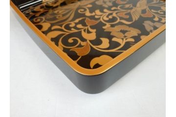 輪島塗　路幸作　鳳凰唐草蒔絵　木製　漆器　煌びやかで上品な黒蝋色広蓋(お盆、トレー、花唐草、和食器、共箱付き)(R-069892)
