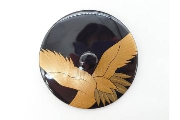 輪島塗　黒塗　松喰鶴蒔絵　七ツ揃　上質な和の空間にぴったりの屠蘇器(下り藤紋、盃、盃台、銚子、重箱、屠蘇台、箸置き、銘々皿、共箱付き)(R-069893)