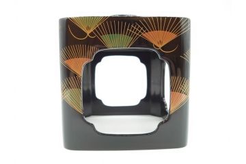 輪島塗　黒塗　松喰鶴蒔絵　七ツ揃　上質な和の空間にぴったりの屠蘇器(下り藤紋、盃、盃台、銚子、重箱、屠蘇台、箸置き、銘々皿、共箱付き)(R-069893)