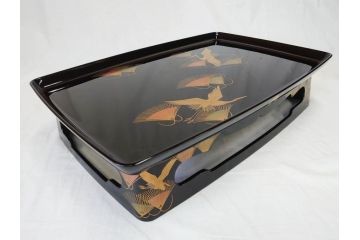 輪島塗　黒塗　松喰鶴蒔絵　七ツ揃　上質な和の空間にぴったりの屠蘇器(下り藤紋、盃、盃台、銚子、重箱、屠蘇台、箸置き、銘々皿、共箱付き)(R-069893)