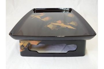 輪島塗　黒塗　松喰鶴蒔絵　七ツ揃　上質な和の空間にぴったりの屠蘇器(下り藤紋、盃、盃台、銚子、重箱、屠蘇台、箸置き、銘々皿、共箱付き)(R-069893)