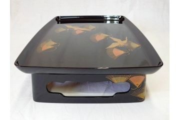 輪島塗　黒塗　松喰鶴蒔絵　七ツ揃　上質な和の空間にぴったりの屠蘇器(下り藤紋、盃、盃台、銚子、重箱、屠蘇台、箸置き、銘々皿、共箱付き)(R-069893)