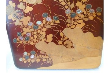 江戸期　時代物　法橋光琳　方祝　木製　鶴菊　螺鈿　金彩　蒔絵　梨子地　優美な鶴が印象的な文箱(書道具、小箱、硯箱、ツル、共箱付き)(R-069894)