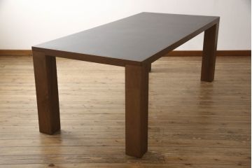 中古　美品　柏木工(カシワ木工、KASHIWA)　EDT86W　バンケットテーブル1950　ウォールナット材　シンプルなデザインと黒色の天板がおしゃれなダイニングテーブル(6人掛け、8人掛け、食卓、作業台)(定価約33万円)(R-069898)