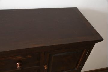 和製ビンテージ　シックな佇まいと丸い取っ手が魅力の収納箪笥(洋服タンス、和箪笥、整理タンス、衣装箪笥、チェスト、引き出し、戸棚、ヴィンテージ)(R-069899)