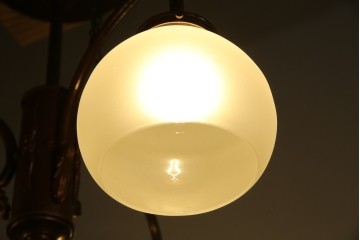 和製アンティーク　大正ロマンの雰囲気漂う古い洋館の3灯シャンデリア　(R-069901)