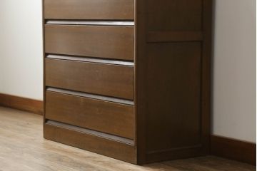 和製アンティーク　昭和レトロ　シンプルなデザインで取り入れやすいチェスト(洋服タンス、和箪笥、整理タンス、衣装箪笥、収納箪笥、引き出し)(R-069911)