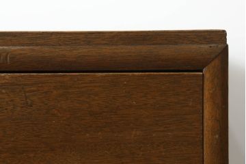 和製アンティーク　昭和レトロ　シンプルなデザインで取り入れやすいチェスト(洋服タンス、和箪笥、整理タンス、衣装箪笥、収納箪笥、引き出し)(R-069911)