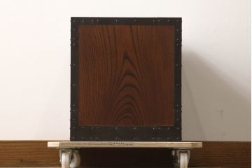 中古　希少!!　職人手造り　木戸良平作　重厚な金具とかくしのからくりが魅力の酒田船箪笥(掛硯型、懸硯型、舟箪笥、銭箱、時代箪笥、帳場箪笥、小物収納、小引き出し)(定価約170万円)(R-069912)