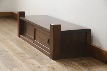和製アンティーク　欅(ケヤキ)材　天板桑材　落ち着いた色味と木目が美しい置き床(置床、ローボード、テレビ台、テレビボード、収納棚、飾り台)(R-069916)