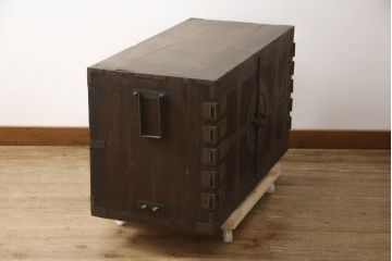 和製アンティーク　総桐材　歴史を感じさせる十字金具が趣溢れる観音開きの総桐時代箪笥(観音箪笥、桐箪笥、衣装箪笥、収納タンス、和たんす、テレビ台、テレビボード、ローボード、ローチェスト、引き出し)(R-069924)