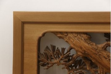 アンティーク建具　高級品!!　製作費推定100万円　井波彫刻　斎藤光洋作　生命力に溢れた鷲と松が目を惹く両面彫刻欄間1枚(明り取り、明かり取り、在銘)(R-069925)