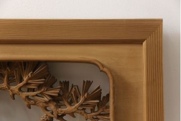 アンティーク建具　高級品!!　製作費推定100万円　井波彫刻　斎藤光洋作　生命力に溢れた鷲と松が目を惹く両面彫刻欄間1枚(明り取り、明かり取り)(R-069926)