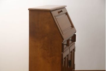 中古　横浜クラシック家具　ダニエル(Daniel)　スパニッシュシリーズ　S-301　艶のある木肌と品のある佇まいが美しいライティングビューロー(簿記机、ワークデスク、収納棚、戸棚、キャビネット、引き出し、在宅ワーク用、在宅用)(R-069941)