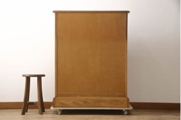 中古　横浜クラシック家具　ダニエル(Daniel)　スパニッシュシリーズ　S-301　艶のある木肌と品のある佇まいが美しいライティングビューロー(簿記机、ワークデスク、収納棚、戸棚、キャビネット、引き出し、在宅ワーク用、在宅用)(R-069941)