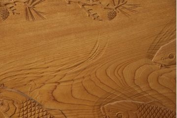 和製ビンテージ　高級品　欅(ケヤキ)材　井波彫刻　斉藤光洋作　1枚板　迫力ある彫刻が素晴らしい漆塗り枠の衝立て(つい立て、衝い立て、仕切り、パーテーション、一枚板、ヴィンテージ)(定価約180万円)(R-069943)