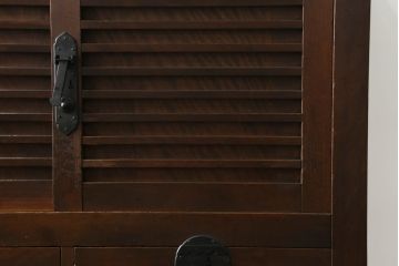 和製アンティーク　前面檜(ヒノキ)材　時代を経た趣あふれる佇まいが印象的な美濃帳場箪笥(時代箪笥、和タンス、収納たんす、整理箪笥、引き出し、収納棚、戸棚)(R-069944)
