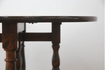 中古　美品　九州民芸家具　大人の落ち着きのある空間づくりにおすすめの小さなバタフライサイドテーブル(バタフライテーブル、ラウンドテーブル、ゲートレッグテーブル、ダイニングテーブル、丸テーブル、食卓、2人掛け、二人掛け)(R-069948)