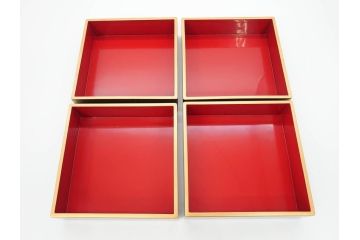 漆光堂　輪島塗　沈金　蒔絵　松に鶴　上品で縁起の良い柄の手提げ重箱(懐石道具、四段重、弁当箱、木製、漆器、松葉、松の実、共箱付き)(R-069955)