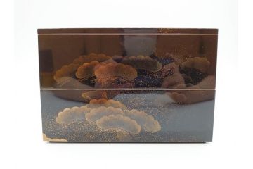 平安　俊勝　大胆に描かれた老松の高蒔絵が美しい五段重箱&重台セット(二段重、三段重、共箱付き、漆器、お重)(R-069956)