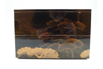 平安　俊勝　大胆に描かれた老松の高蒔絵が美しい五段重箱&重台セット(二段重、三段重、共箱付き、漆器、お重)(R-069956)