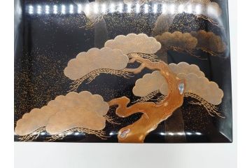 平安　俊勝　大胆に描かれた老松の高蒔絵が美しい五段重箱&重台セット(二段重、三段重、共箱付き、漆器、お重)(R-069956)