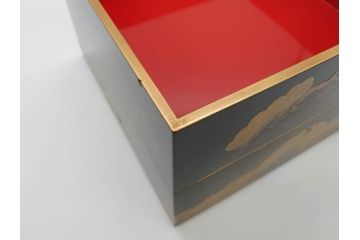 平安　俊勝　大胆に描かれた老松の高蒔絵が美しい五段重箱&重台セット(二段重、三段重、共箱付き、漆器、お重)(R-069956)