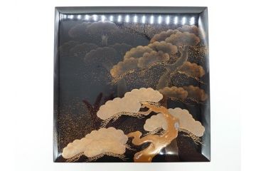平安　俊勝　大胆に描かれた老松の高蒔絵が美しい五段重箱&重台セット(二段重、三段重、共箱付き、漆器、お重)(R-069956)