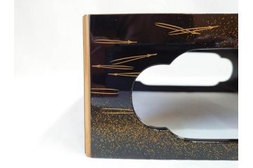平安　俊勝　大胆に描かれた老松の高蒔絵が美しい五段重箱&重台セット(二段重、三段重、共箱付き、漆器、お重)(R-069956)