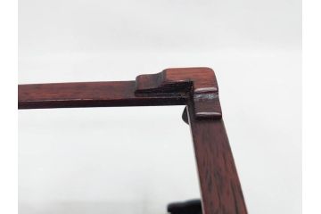 唐木　紫檀(シタン)材　細やかな意匠が施された上品な雰囲気の花台(飾り台、ディスプレイ台、共箱付き)(R-069958)