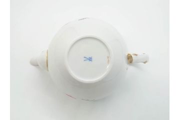 ドイツ　マイセン　Meissen　ベーシックフラワー　二つ花　花の装飾が素敵なティーポット(洋食器)(R-069961)