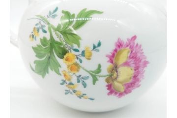 ドイツ　マイセン　Meissen　ベーシックフラワー　二つ花　花の装飾が素敵なティーポット(洋食器)(R-069961)